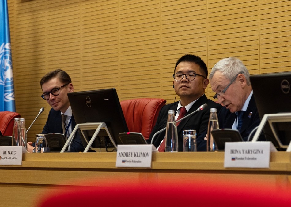 На фото: Григорий Пугаченко, Ван Жуй, Андрей Климов. Источник: Российский дом международного научно-технического сотрудничества